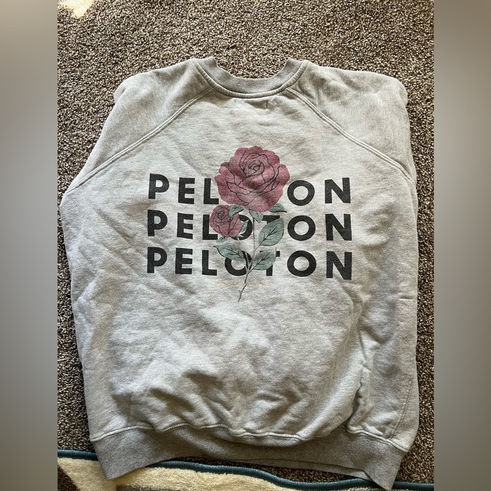 Spiritual Gangster Peloton Roses 🌹 Faded Sweatshirt GUC M